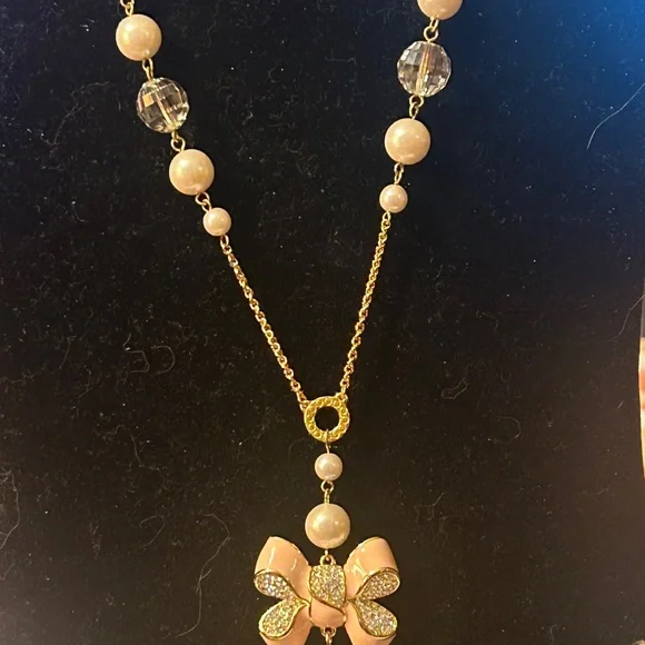 MY FLAT IN LONDON NECKLACE with Bow Tassel Pearls - Picture 11 of 12